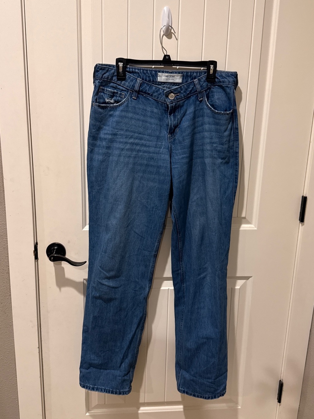 Hollister Mid-Blue Straight-Leg Women's Jeans